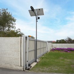 SL802 gatelysstolpe med to 160W solcellepaneler 