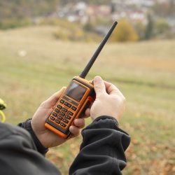 Portable VHF/UHF radio station PNI P17UV dual band 144-146MHz and 430-440MHz, 999CH, 1500mAh, Scan, 