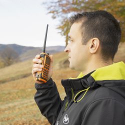 Portable VHF/UHF radio station PNI P17UV dual band 144-146MHz and 430-440MHz, 999CH, 1500mAh, Scan, 