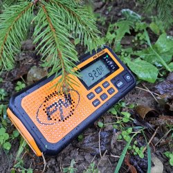 Ekspedisjonsradio Portable radio PNI DYN300, with dynamo, solar charge, flashlight, powerbank 4000 