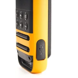 Dynascan P19 Pair of Walkies PMR-446 free use with case